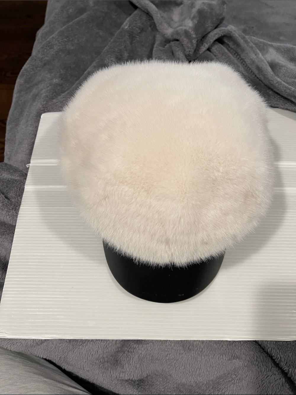Plush Cream Faux Fur Beret - Women's Stylish Winter Hat